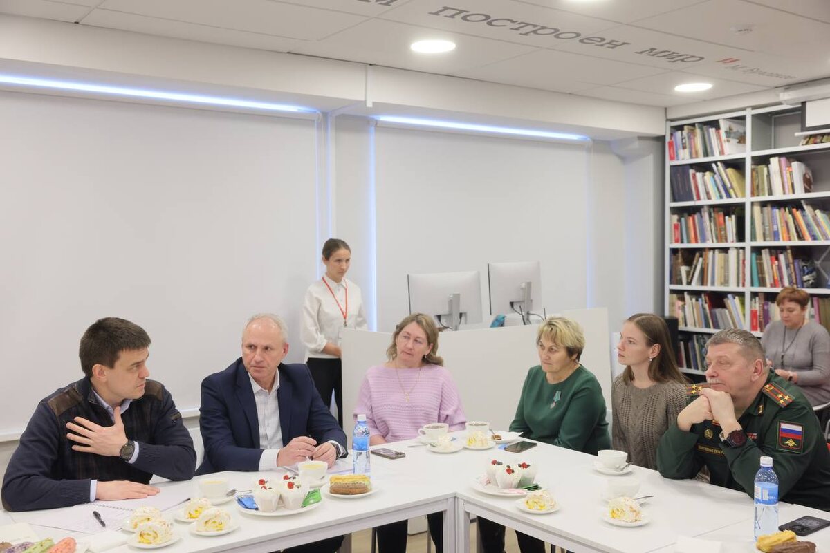     Михаил Котюков встретился с родными участников СВО в Шарыповском округе