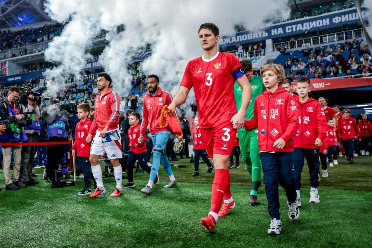 Изображение взято с просторов Интернета. Выход сборных на поле