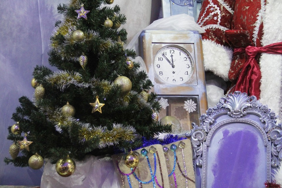    Праздники начнут устраивать с середины декабря. Роман ИГНАТЬЕВ