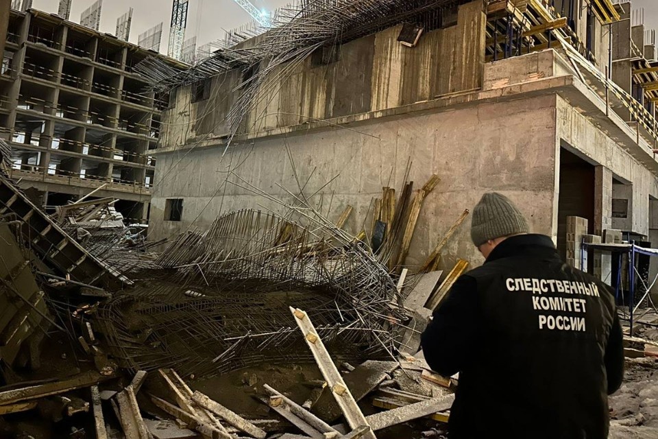    Подрядчик занимается устранением последствий аварии. Фото: пресс-служба ГСУ СК России по Петербургу