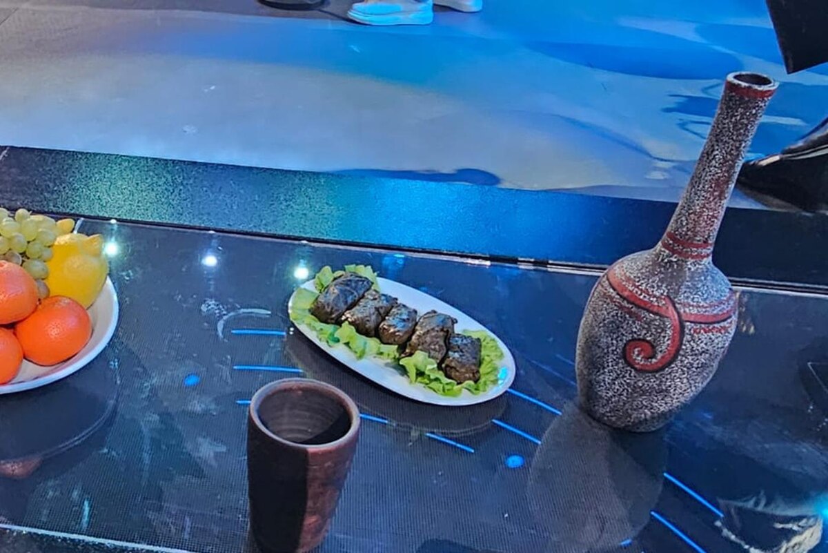 Съёмка программы о Сосо Павлиашвили напоминанала грузинкое застолье. Феликс Грозданов / Metro 