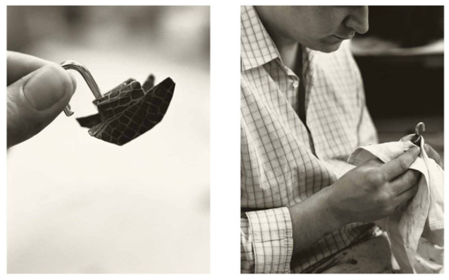 На замковые пластины надеты специальные футляры