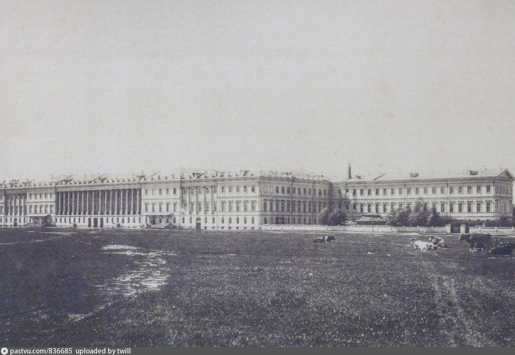 Екатерининский дворец в 1870-е годы. Источник: https://pastvu.com