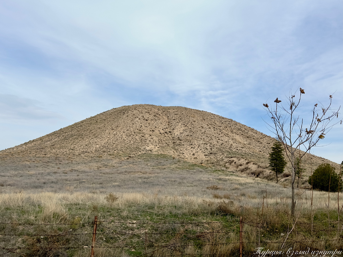 Памятник древности — Тумулус ММ (курган), который также называют «Могилой Мидаса»
