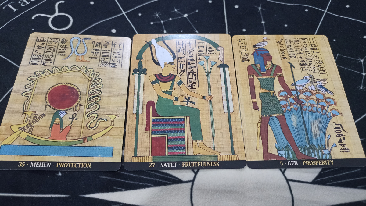 Расклад на Оракуле Египетских Богов на тему: На что нужно обратить внимание в ближайшее время?