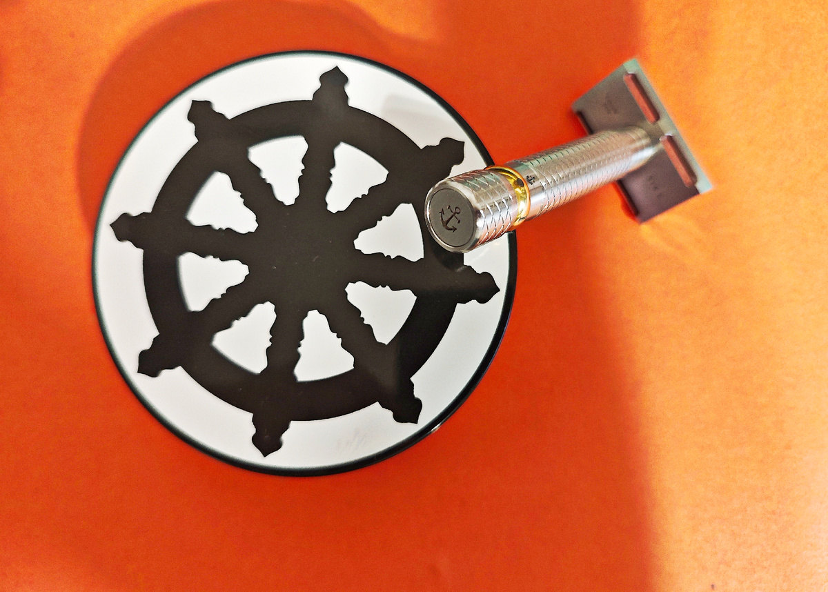 Морячок турецкого ювелирного мастера Мурата очень красив и имеет внушительный вес.