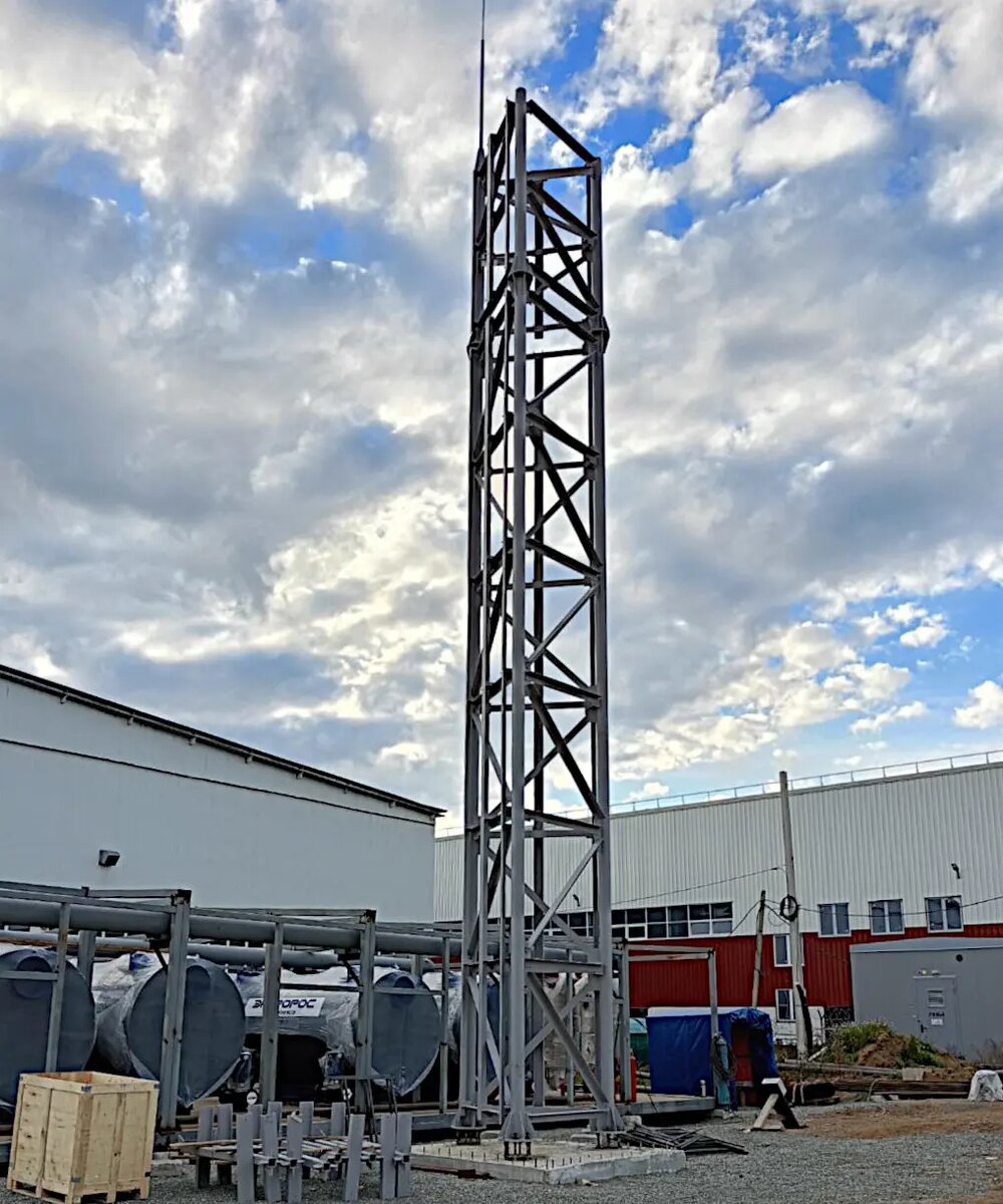 Установлена вытяжная башня дымовой трубы, высота 15 метров