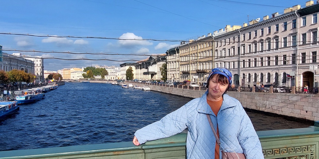 Одна по Петербургу. Провела две ночи в бюджетном отеле на Фонтанке. Минусы проживания, но и плюсики имеются