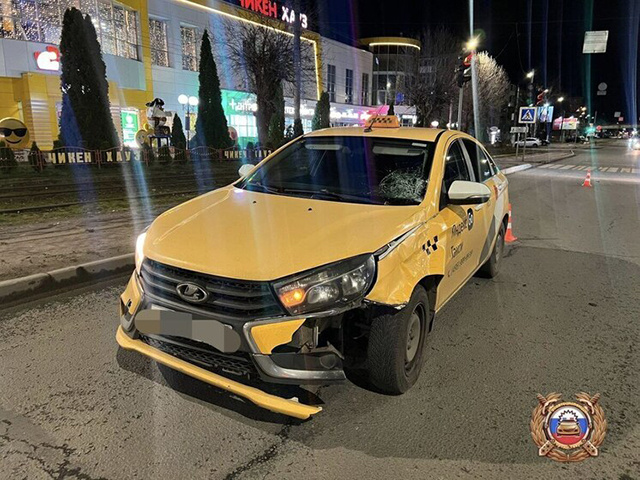 В Твери у автовокзала таксист сбил пешехода