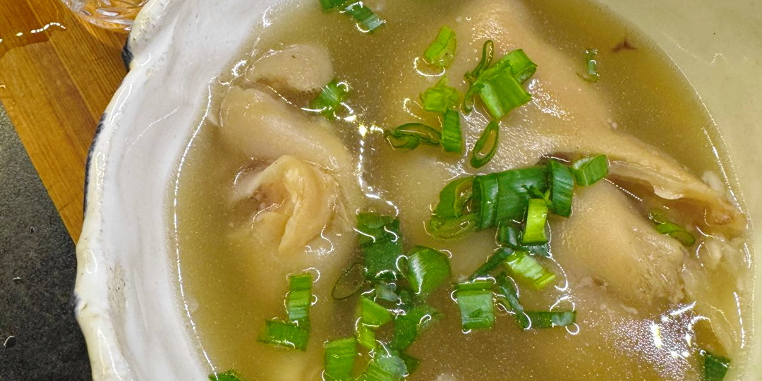 Очень крутая штука на завтрак, обед или ужин за сущие копейки. Нехаш по-сибирски. Горячий холодец из свиных ножек