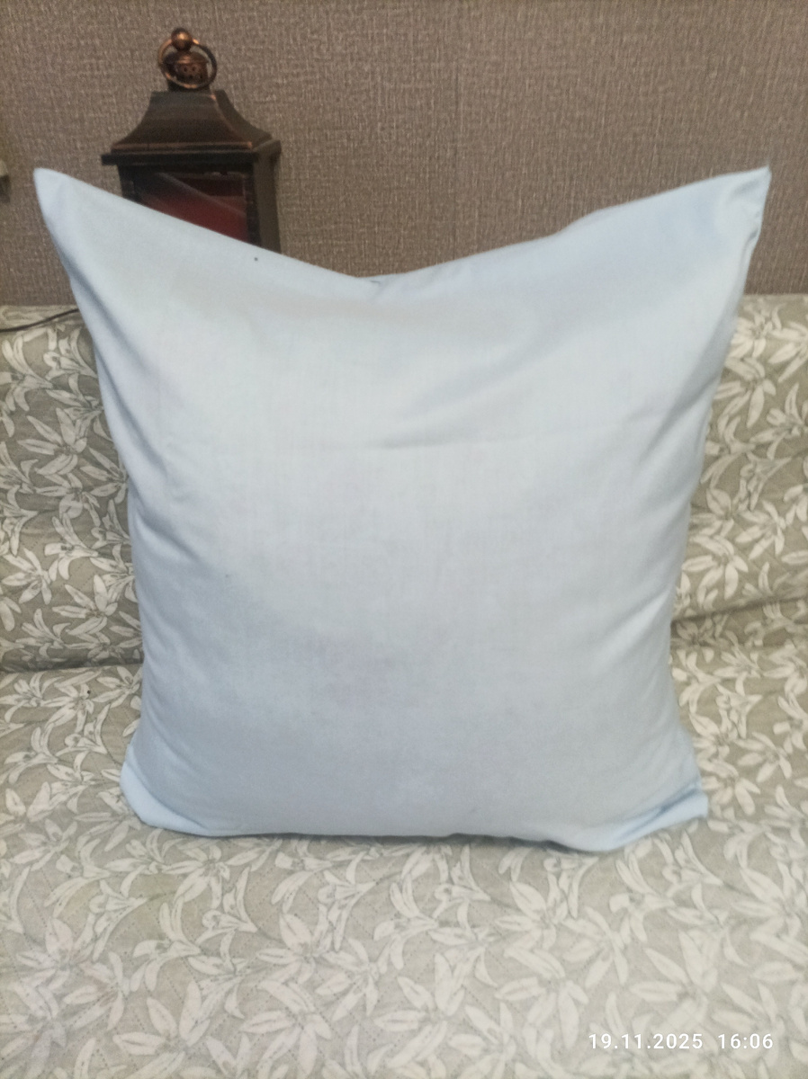 Одна из моих новых самошивных наволочек))) 