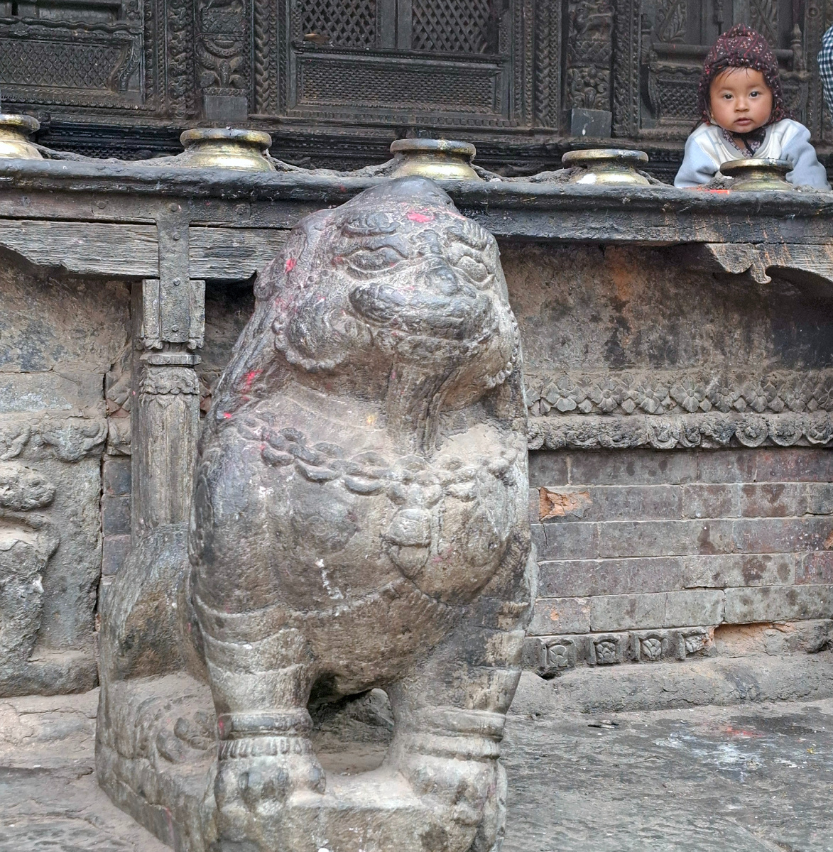 Бывают глянцевые, туристические города, Бхактапур - не такой. Фото автора. 