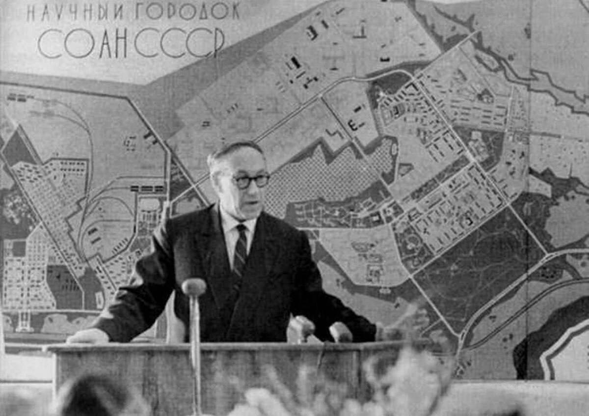    Михаил Лаврентьев. Фото из ТГ-канала мэра Новосибирска Максима Кудрявцева