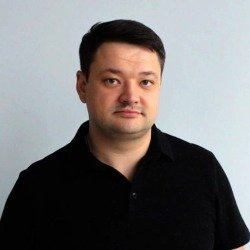    — Закон о локализации автомобилей для услуг такси, а также новые правила расчета, касающиеся утилизационного сбора на автомобили, — все это в среднесрочной перспективе будет иметь определенные последствия для рынка такси. В первую очередь это приведет к удорожанию аренды автомобилей и, как следствие, росту стоимости услуг такси. Автопарк — это не только набор автомобилей, предоставляемых в аренду, но и огромная материально-техническая база (запчасти, расходные материалы, программное обеспечение), закупаемая под используемые модели, — рассказал Поддубский в разговоре с «Реальным временем».