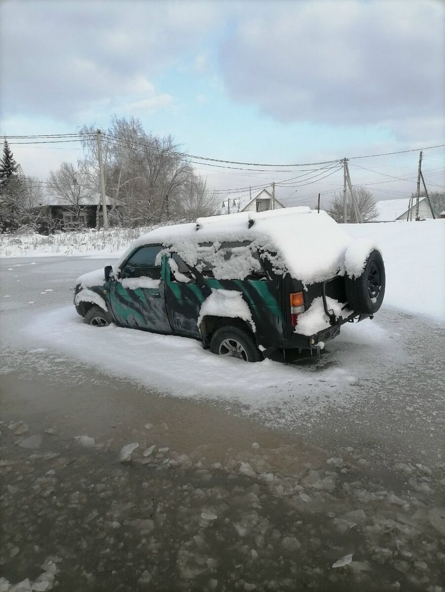    Брошенное авто в Бийске. Источник: "Инцидент Бийск"
