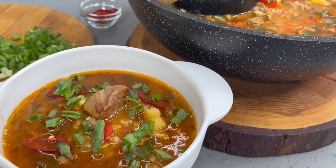 Суп "Машхурда", варю большую кастрюлю и съедаем сразу. Суп очень вкусный, ела бы каждый день