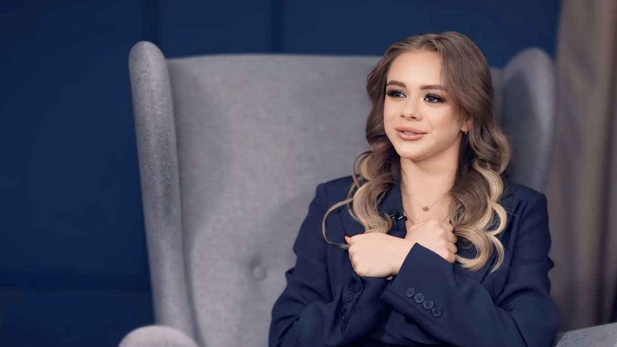 Анна Попова