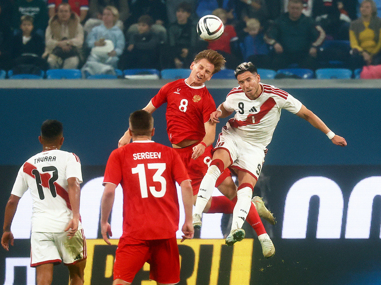     Наиль Умяров и Адриан Угарисса. Фото: Дарья Иванова / «МК в Питере»