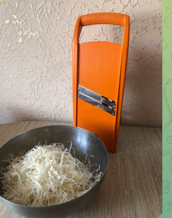 Шинковка очень удобная, острая