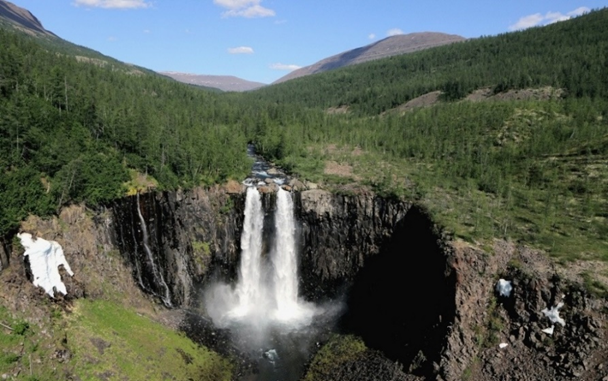 Водопад 2 брата. Ну вот хотим на них посмотреть своими собственными глазами, и ногами дойти. А не только фотки из инета разглядывать))