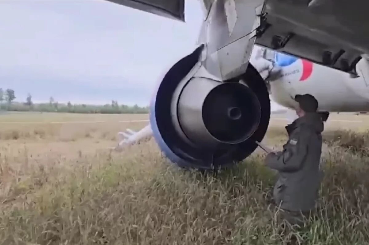    Восточное МСУТ СК России проводило расследование аварийной посадки самолёта под Новосибирском