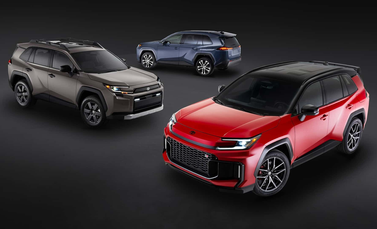 Три версии Toyota RAV4 2026 модельного года