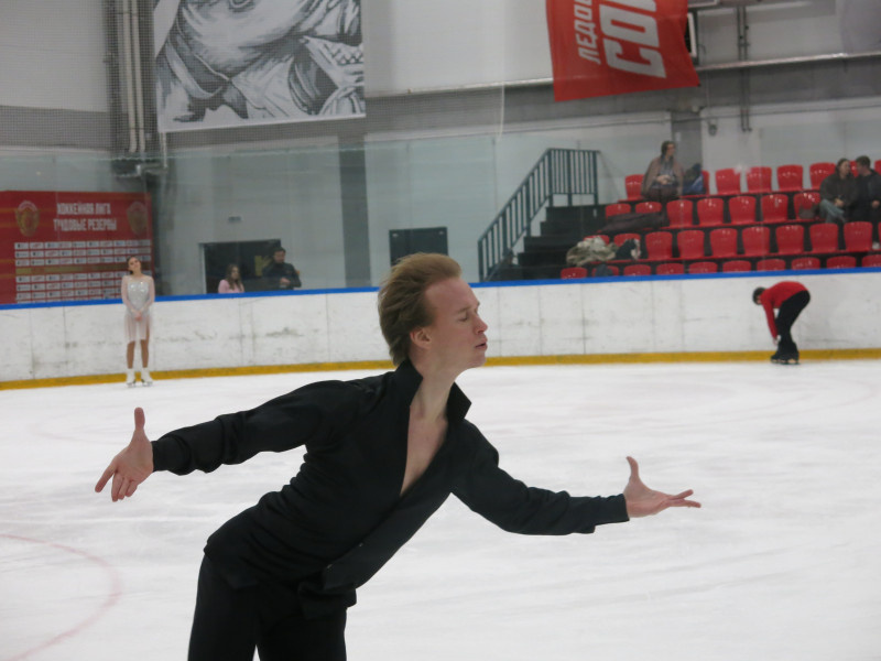 Матвей Грачев на репетиции шоу «Щелкунчик на льду с симфоническим оркестром» на Малой арене Ледового дворца Сокольники