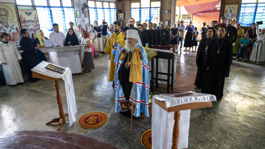    Митрополит Павел прибыл на Филиппины для освящения храма с традиционной для России архитектурой