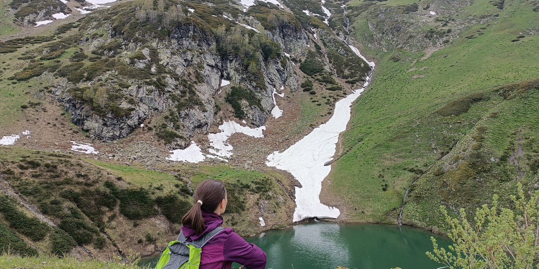 Архыз - Прогулка на Бездонное озеро через перевал Пхия