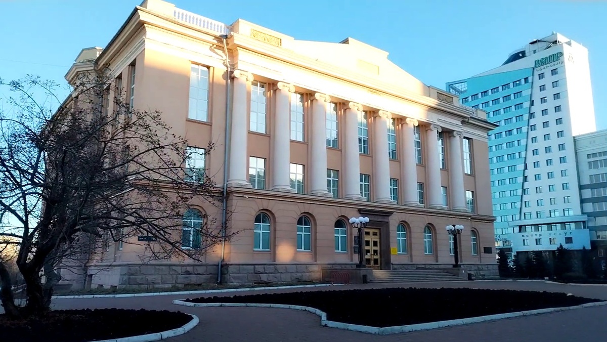 Челябинская Публичная библиотека, ноябрь 2025 (Фото автора)