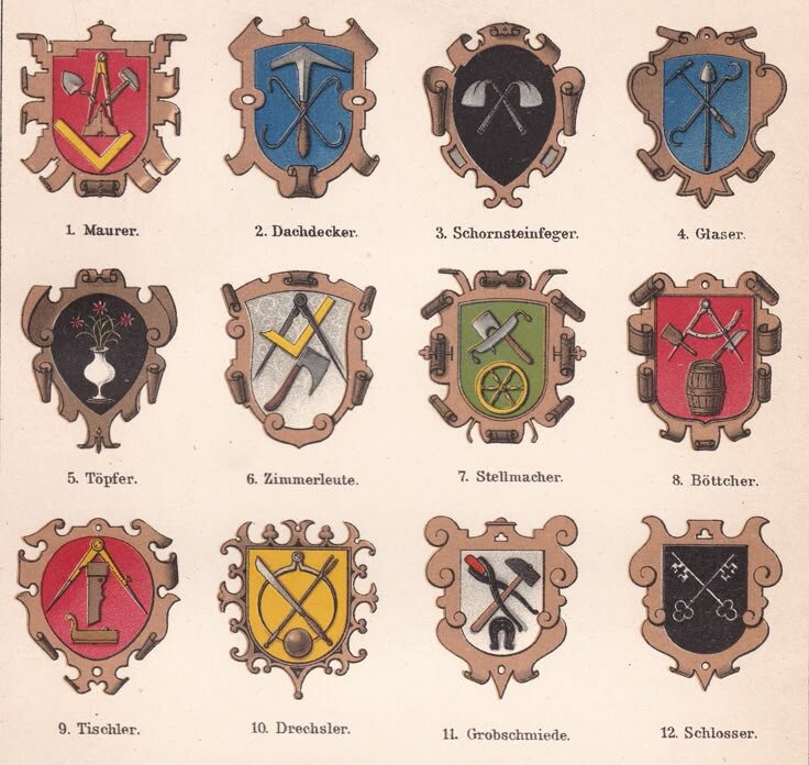 Такие гербы попроще и понятнее, без рыцарских атрибутов, ведь за деталь не по статусу можно было и а-та-та схлопотать!