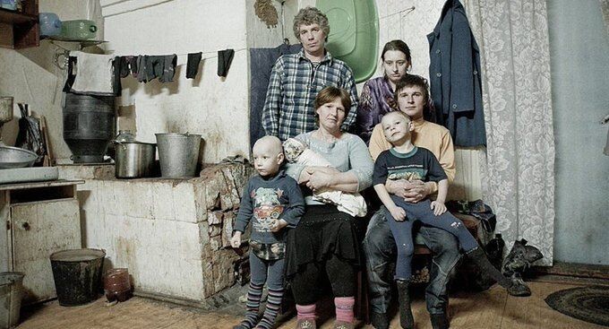 Почему-то на запрос "простая жизнь" интернет мне выдаёт вот это. 