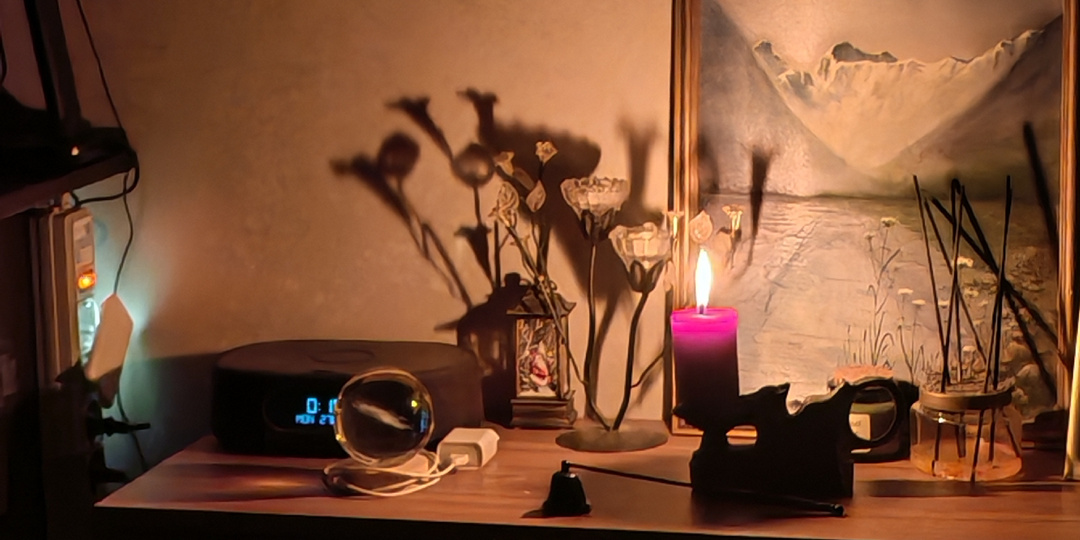 "Нас в этой комнате было двое..."