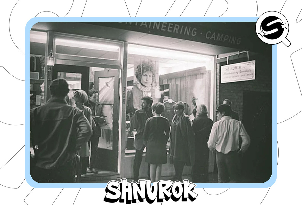 Портрет Боба Дилана на витрине первого магазина The North Face в Сан-Франциско