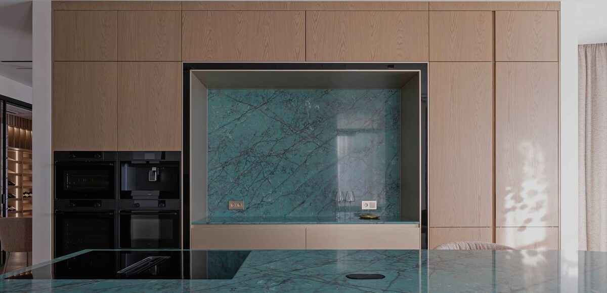 Столешница и стеновая панель Champs-Elysees от Quantra Quartz