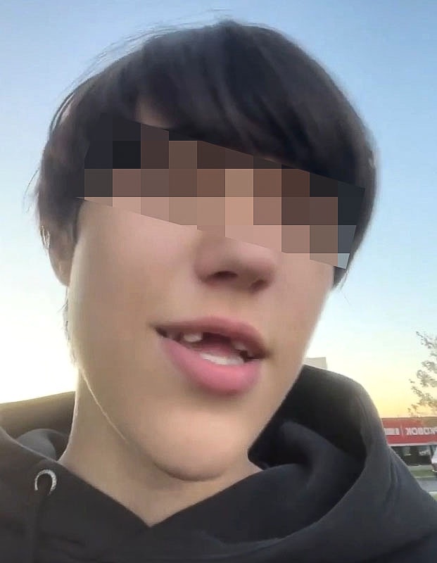    Лидером банды подростков в Краснодаре стала 15-летняя Лиза, которая любит драться. "Она и столовую громила, и воровала, и нападала. Дел на нее вагон, на нее и дурку вызывали, но все сходит с рук", - говорят о ней. / Фото: Соцсети