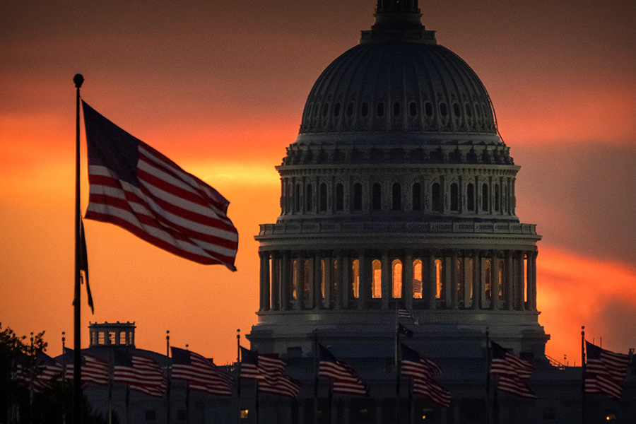    © Mark Schiefelbein/AP/TASS