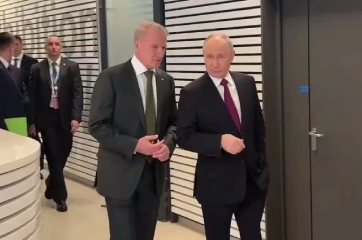    Путин прибыл на конференцию по ИИ AI Journey-2025