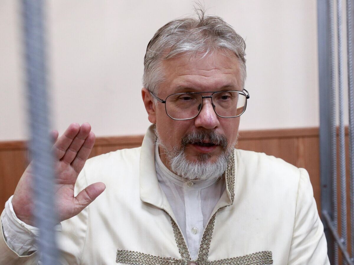    Обвиняемый по делу о растрате в банке "Кредитный экспресс" основатель группы компаний "Ваш финансовый попечитель" Василий Бойко-Великий во время избрания меры пресечения в Басманном суде Москвы. 20 июня 2019© РИА Новости / Антон Денисов