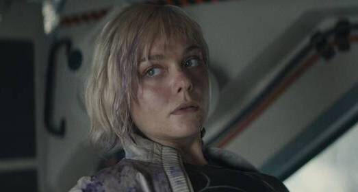 Кадр из фильма «Хищник: Планета смерти/Predator: Badlands»