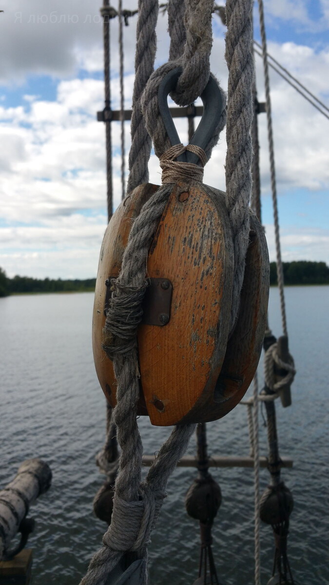 Одношкивный блок традиционной конструкции