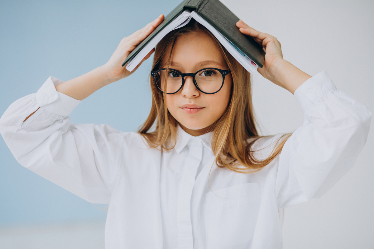 Глаза современного школьника испытывают колоссальную нагрузку.