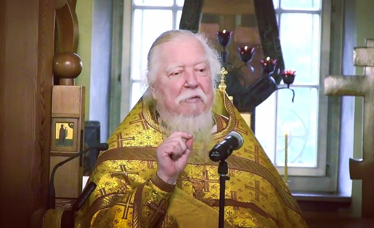 Димитрий Смирнов (07.03.1951 — 21.10.2020 гг.) — протоиерей, церковный и общественный деятель.