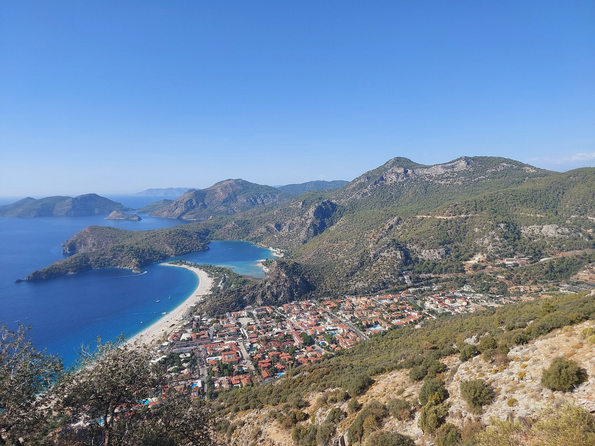 Вид на город Олюдениз