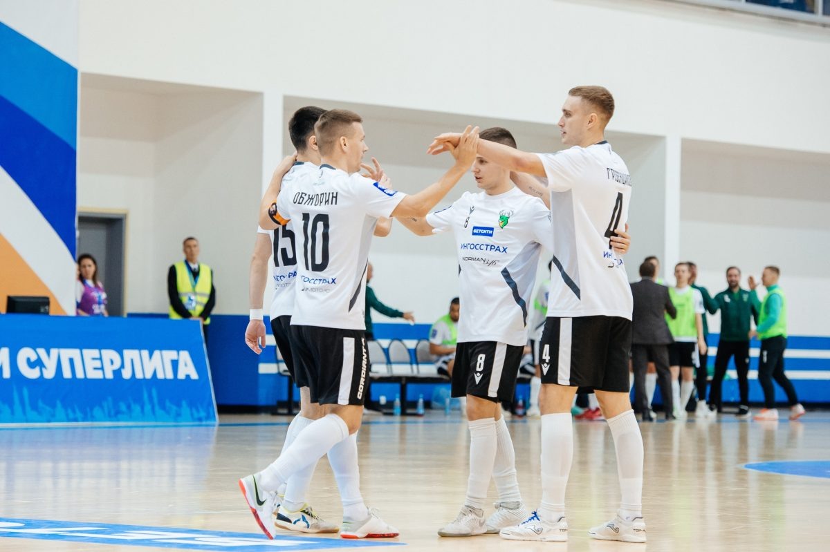    Впереди у торпедовцев гораздо более грозный соперник - \