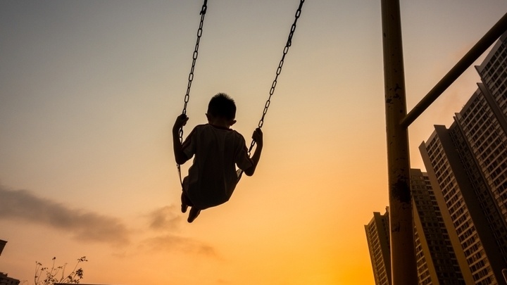 "Меня никто никогда не увидит..." По началу эта мысль пугала, но со временем я привык. Со временем привыкаешь ко многому…