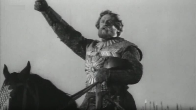 Пожарский произносит речь перед битвой. Кадр из фильма "Минин и Пожарский" (1939).