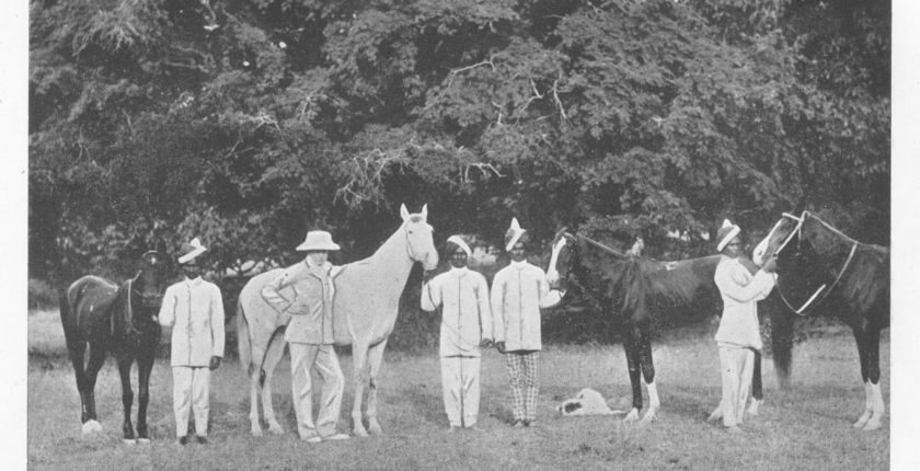 1896 году, на переднем плане с лошадью - Черчилль