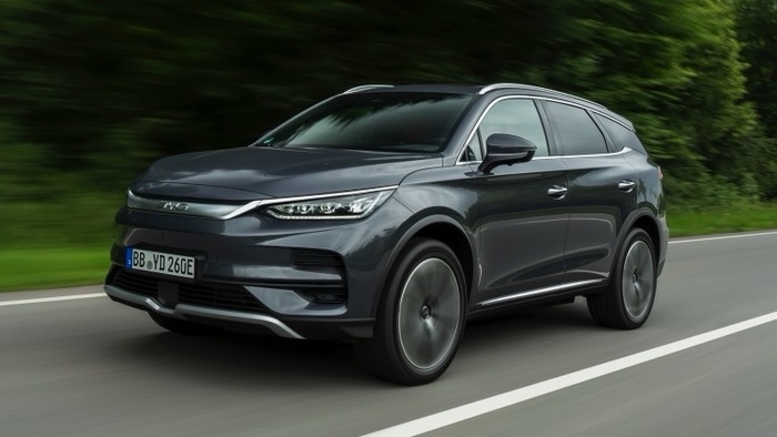 BYD Tang может сравниться со спорткарами по динамике разгона