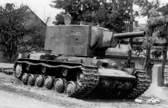 Сначала был КВ-2.